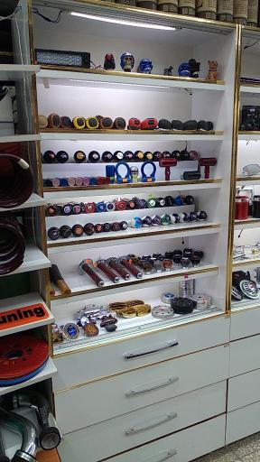 عکس فروشگاه فرمول یک