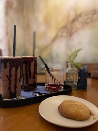 عکس کافه شب های روشن