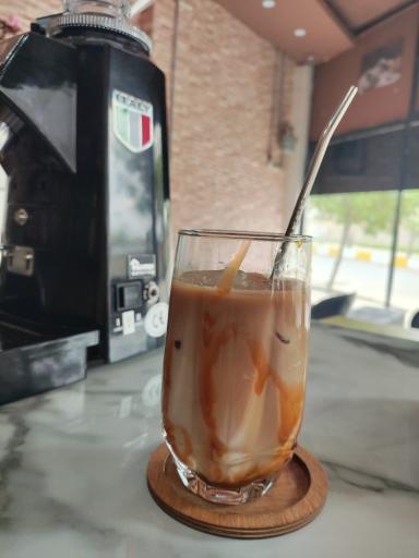 عکس کافه ماه