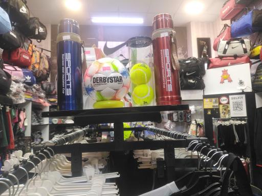 عکس فروشگاه ورزشی آپادانا