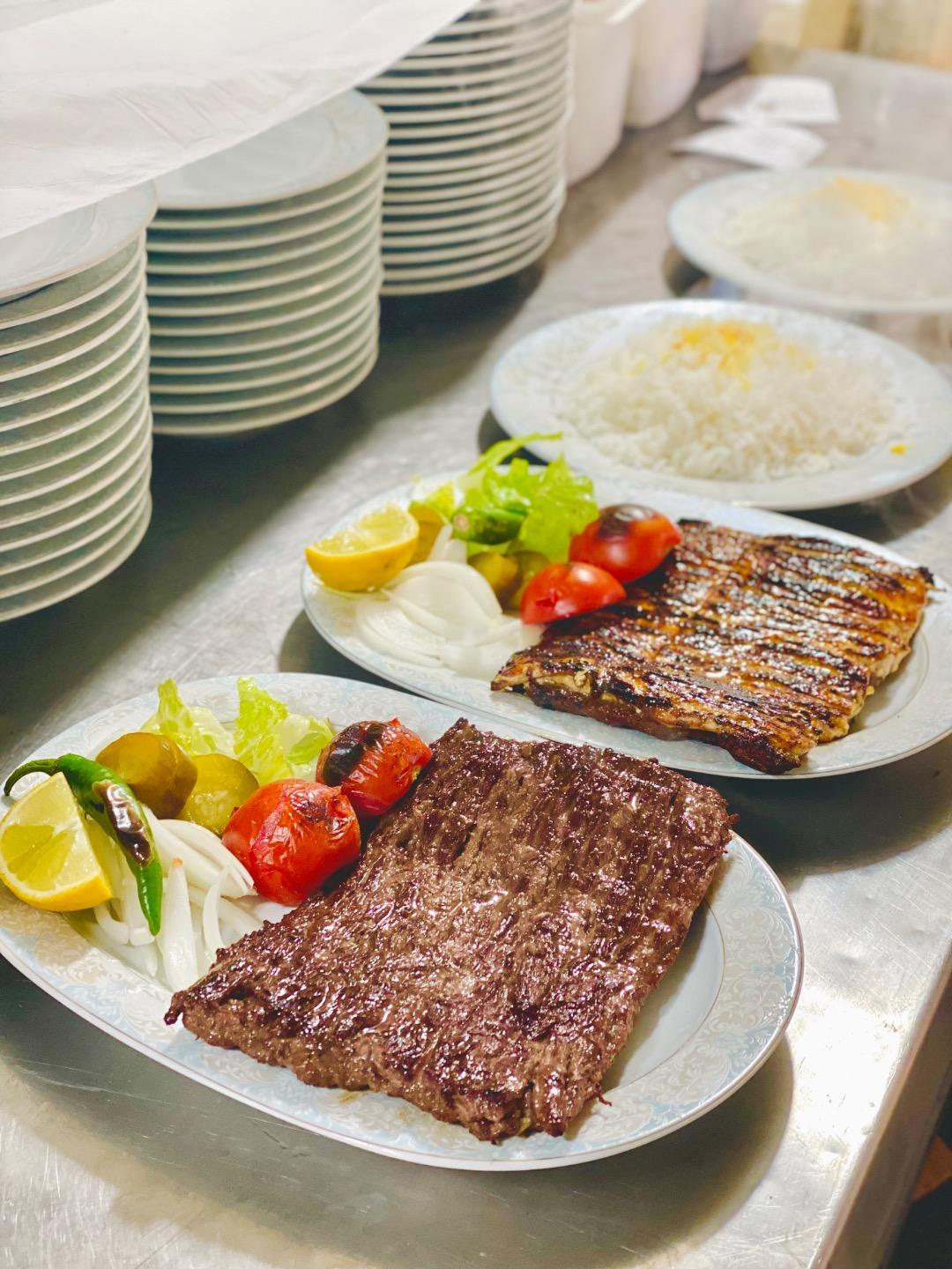 عکس باغ رستوران سنتی آبشار