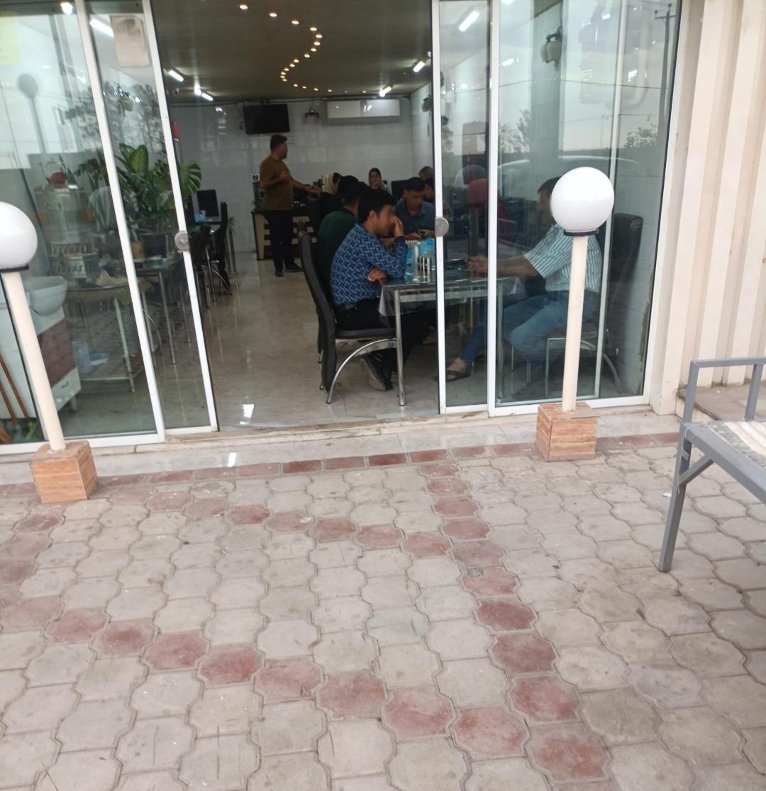 عکس آشپزخانه و رستوران من و بابام