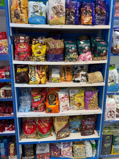 عکس فروشگاه آقای شکلات 