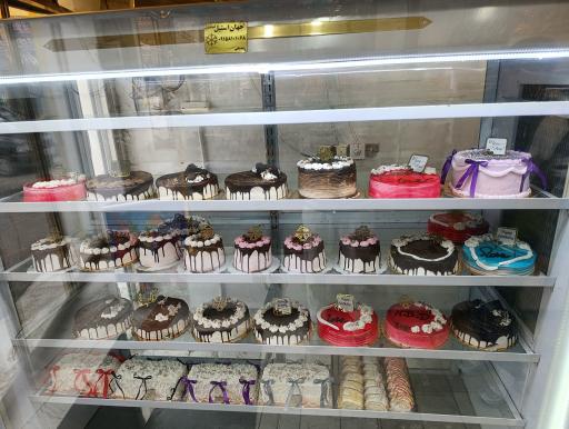 عکس شیرینی فروشی شیرین منش