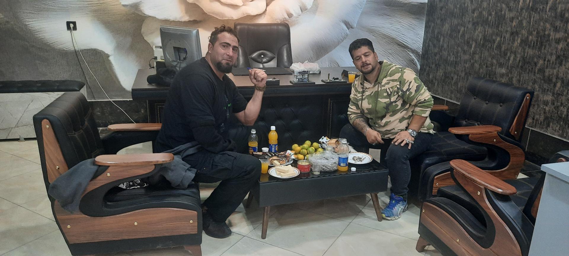 عکس نمایشگاه صنایع چوبی پدر و پسر