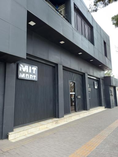 عکس مدرن مارکت آندره