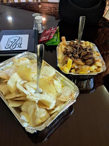 عکس کافه فست‌فود پلاک هشت