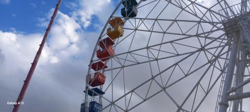 عکس شهربازی لونا پارک