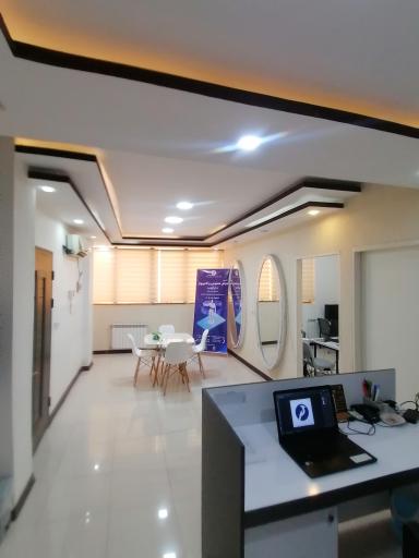 عکس آکادمی هوش مصنوعی و کامپیوتر دارکوب