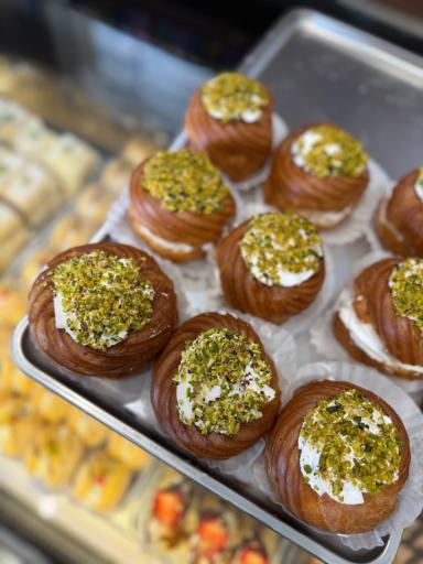 عکس شیرینی و نان رامه
