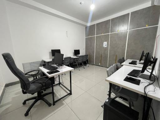 عکس آکادمی حسابدای و کامپیوتر دارکوب