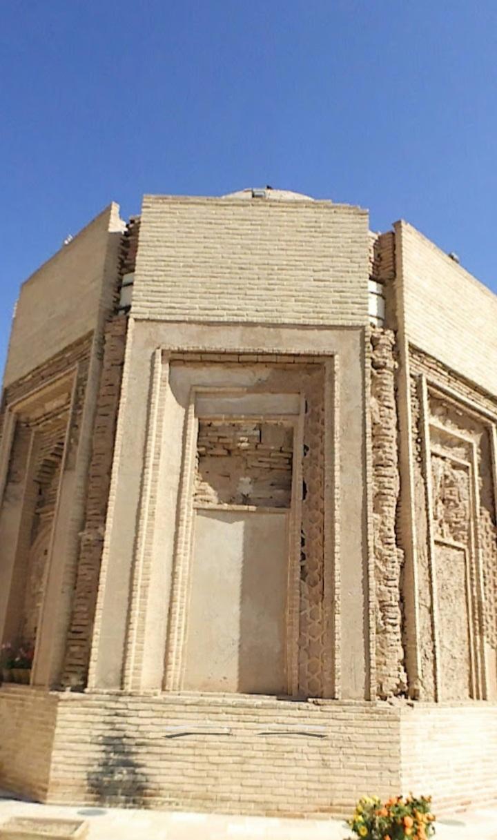 عکس مقبره خواجه اتابک