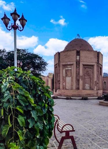 عکس مقبره خواجه اتابک