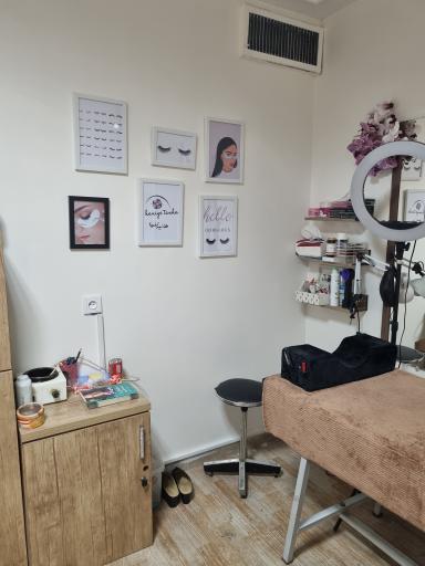 عکس سالن زیبایی لاگرتا