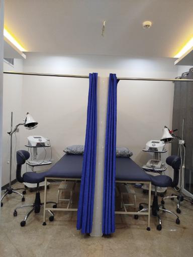 عکس کلینیک فیزیوتراپی حرکت پویا (دکتر حسینی و دکتر شیخ )