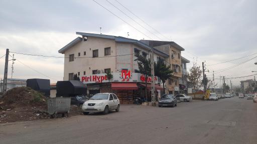 عکس هایپرمارکت برادران پیری