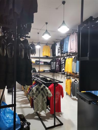عکس فروشگاه پوشاک سانلی