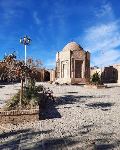 عکس مقبره خواجه اتابک