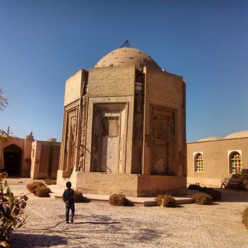 عکس مقبره خواجه اتابک