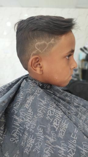 عکس آرایشگاه معاذ