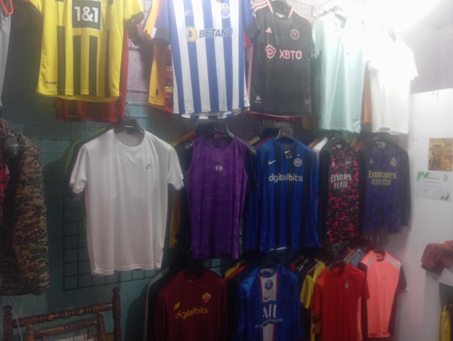 عکس پوشاک ورزشی دژ اسپورت