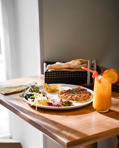 عکس کافه رستوران عربی تراث