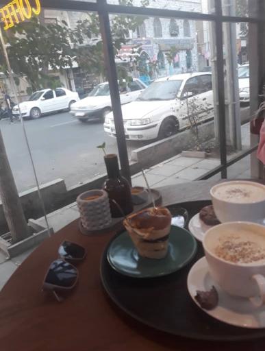 عکس کافه قنادی نولا