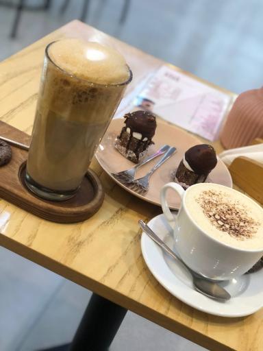 عکس کافه قنادی نولا