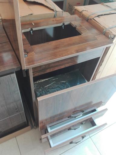 عکس فروش چرخ خیاطی و صنعتی فارس دوخت ماشین