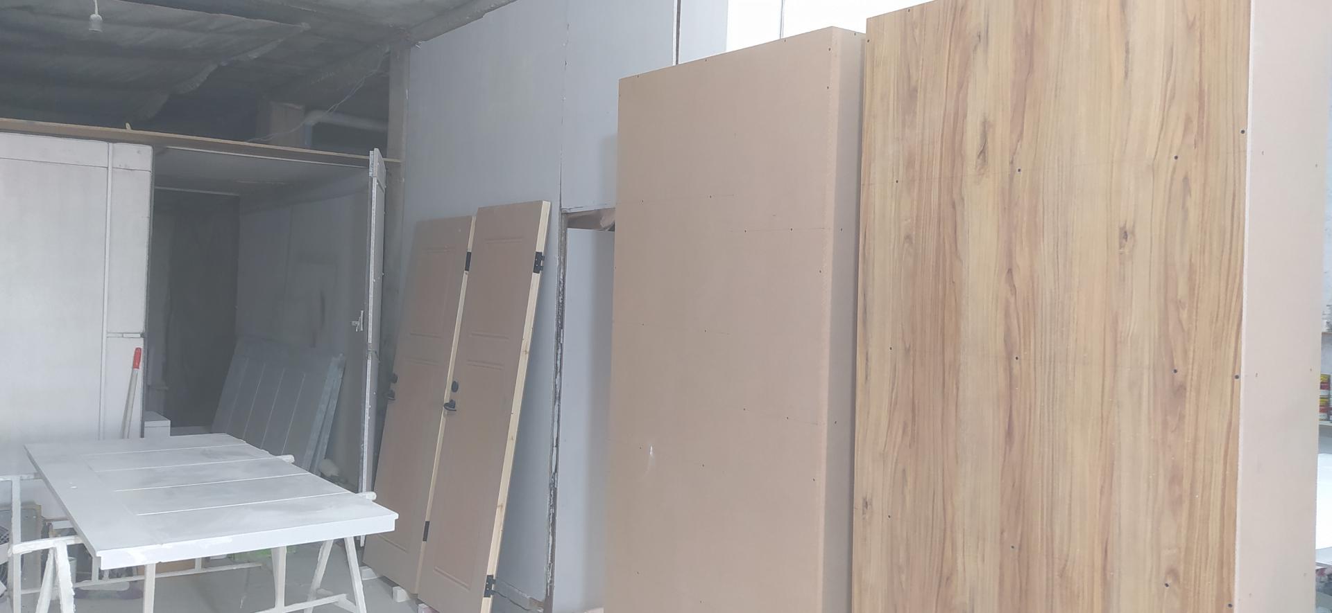 عکس کارگاه رنگ‌آمیزی پلی یورتان ایمانی 