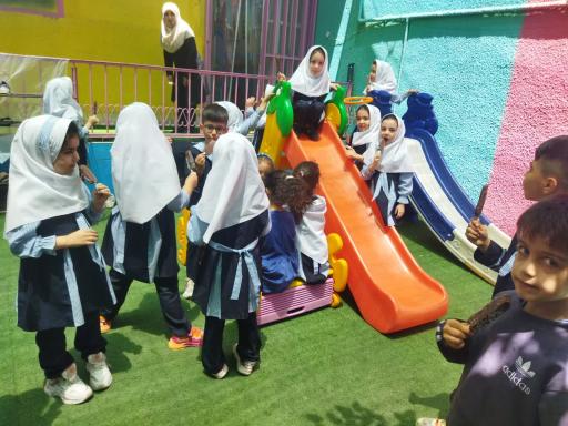 مهد و پیش دبستانی ریحانه‌النبی 