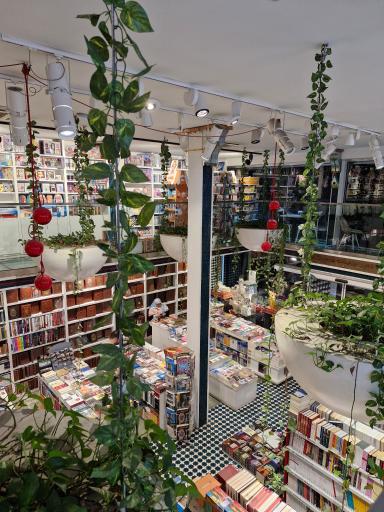 عکس خانه فرهنگ و هنر گویا