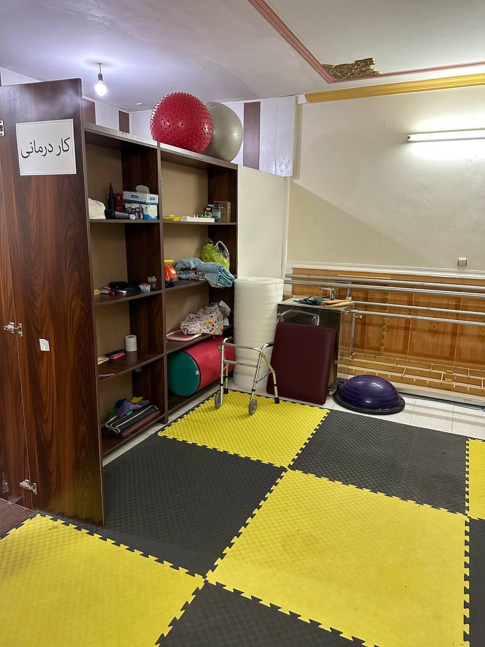 عکس کاردرمانی و گفتاردرمانی شفامهر قشم