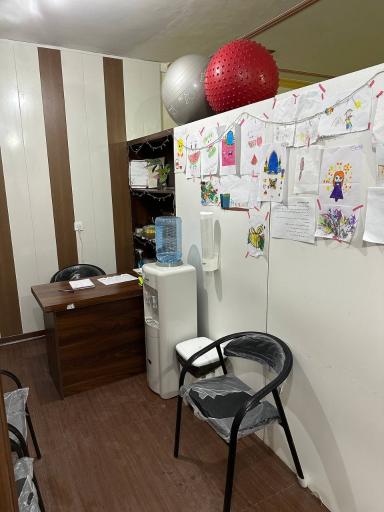 عکس کاردرمانی و گفتاردرمانی شفامهر قشم