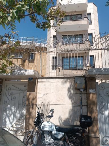 عکس کارگزاری توازن بازار