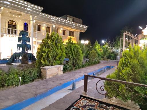 عکس باغ رستوران قصر ازادی