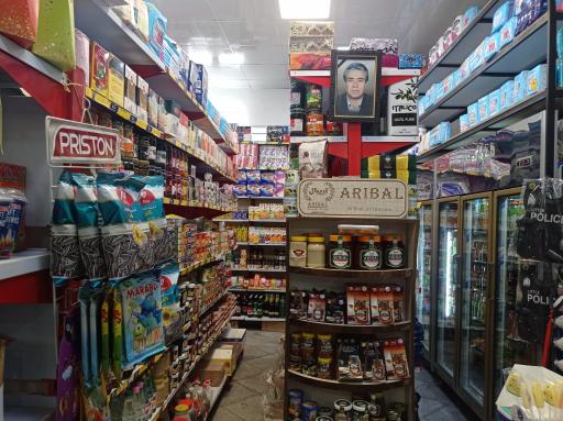 عکس هایپرمارکت تاج