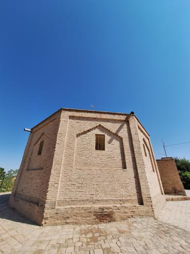 عکس آرامگاه تورانشاه