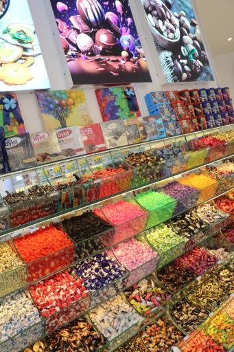 عکس مغازه آجیل و خشکبار غلمان