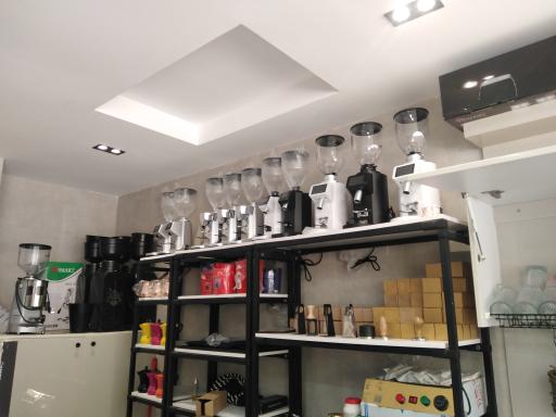 عکس فروشگاه لیان اسپرسو