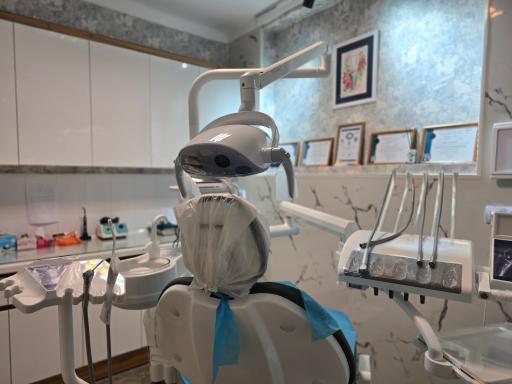 عکس کلینیک دندانپزشکی دکتر تکاور