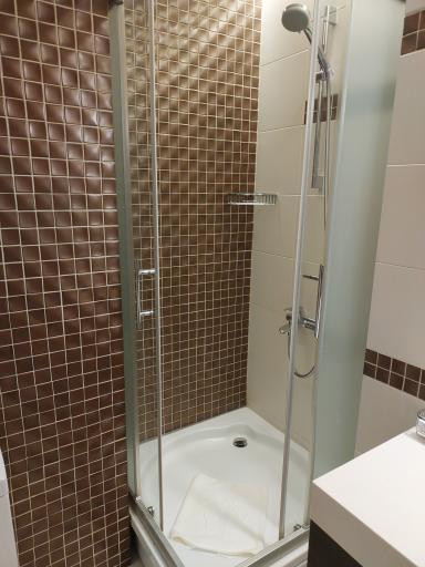 عکس هتل اسکان الوند تهران