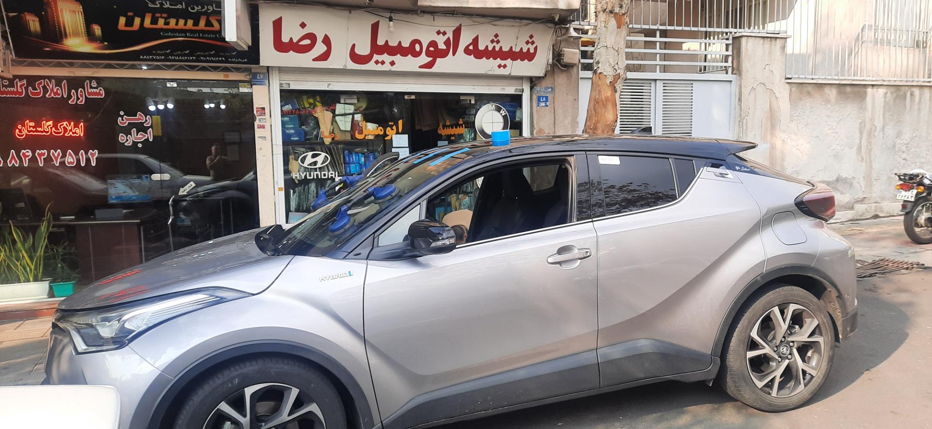 عکس شیشه اتومبیل رضا