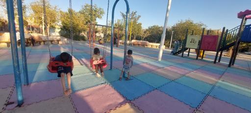 عکس زمین بازی