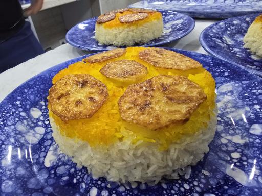 عکس عمارت بومگردی میبدار