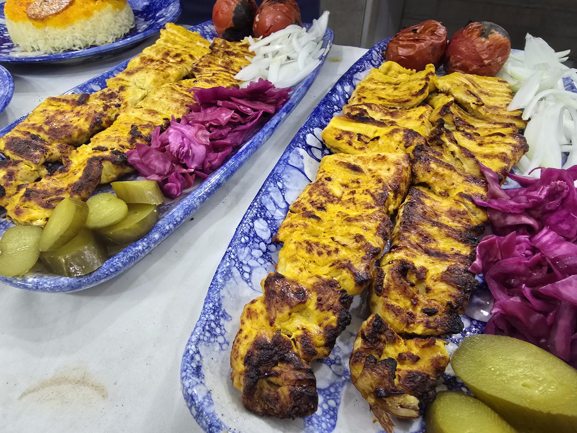 عکس عمارت بومگردی میبدار