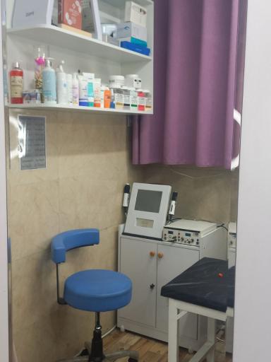 عکس ساختمان پزشکان نور