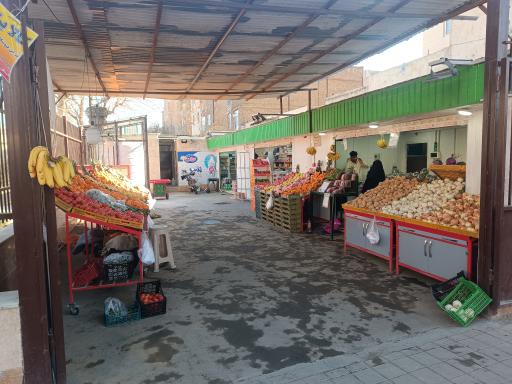 عکس بازار میوه و تره‌بار مینا
