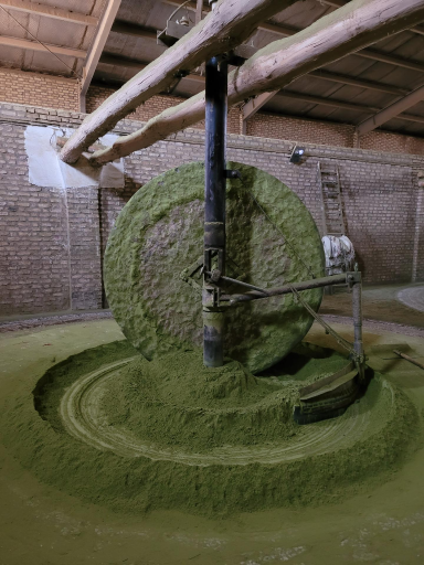 عکس آسیاب‌ سنگی‌ قدیمی گذر مزاری ها