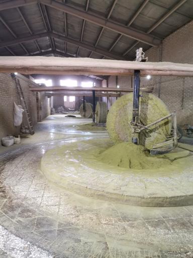 عکس آسیاب‌ سنگی‌ قدیمی گذر مزاری ها